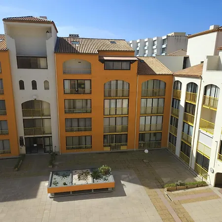 Bel Face A La Lägenhet *